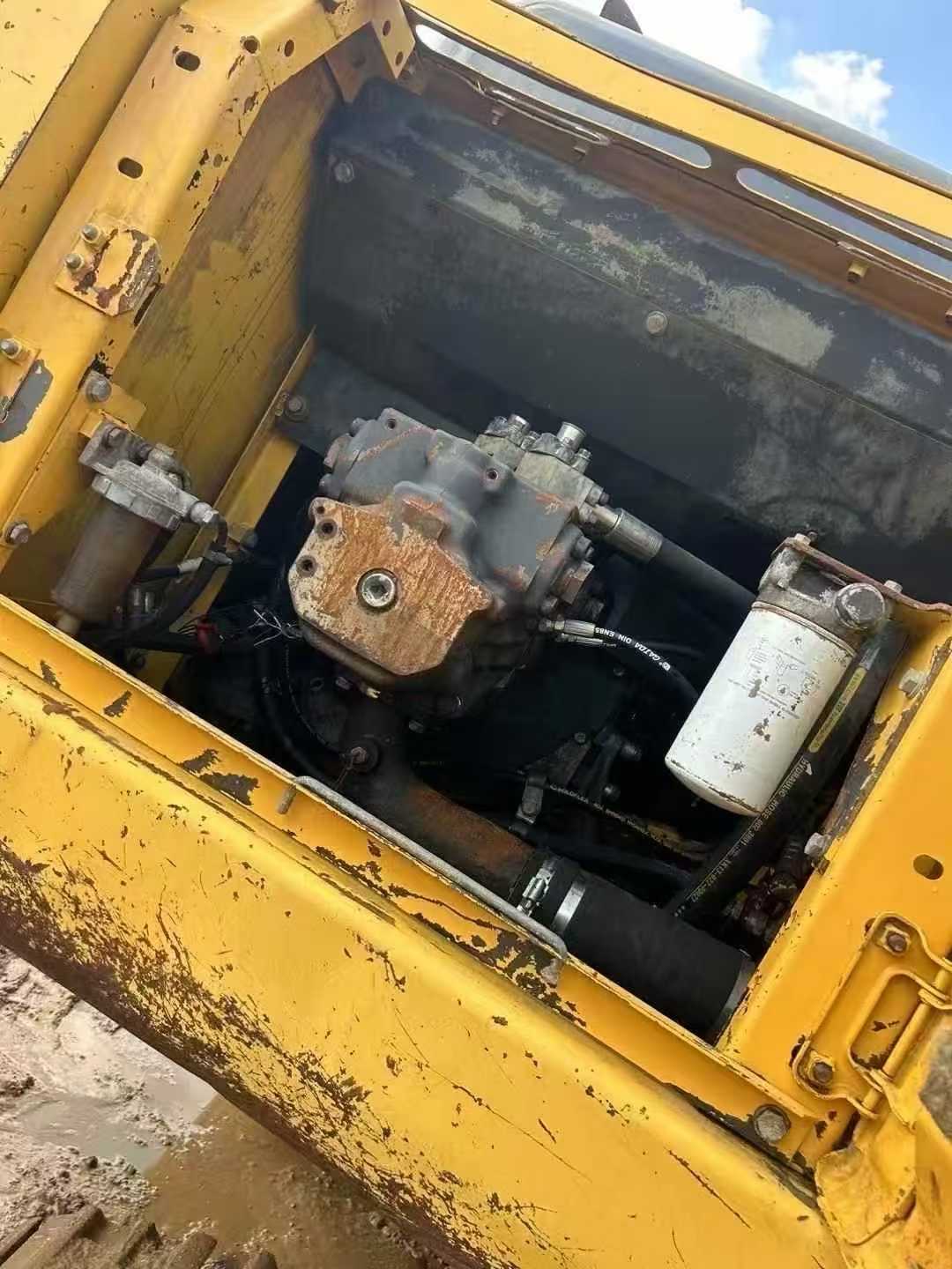Buy Komatsu PC200-7 Used Excavator / 6