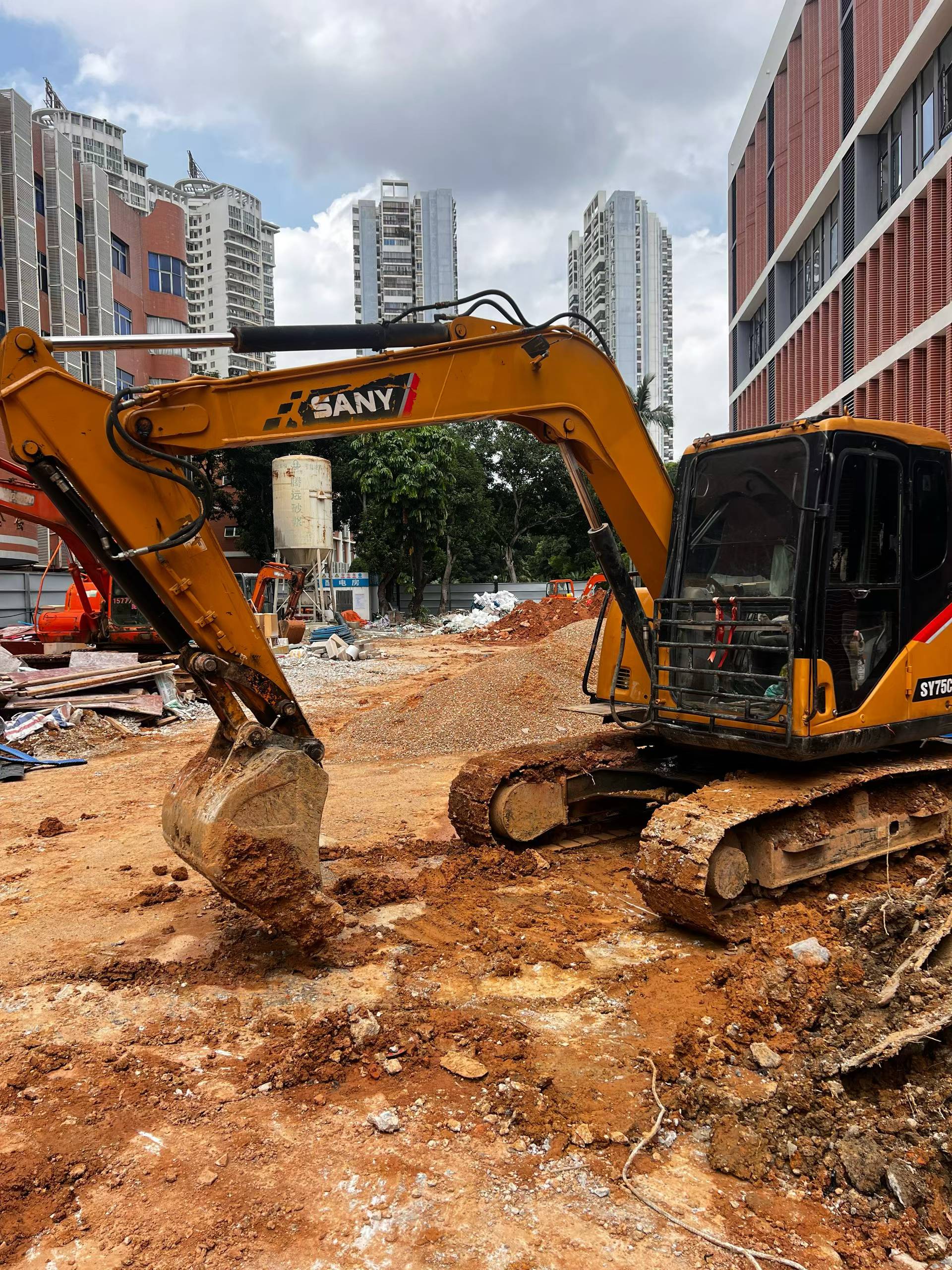 Buy Sany SY75 Used Excavator / 2
