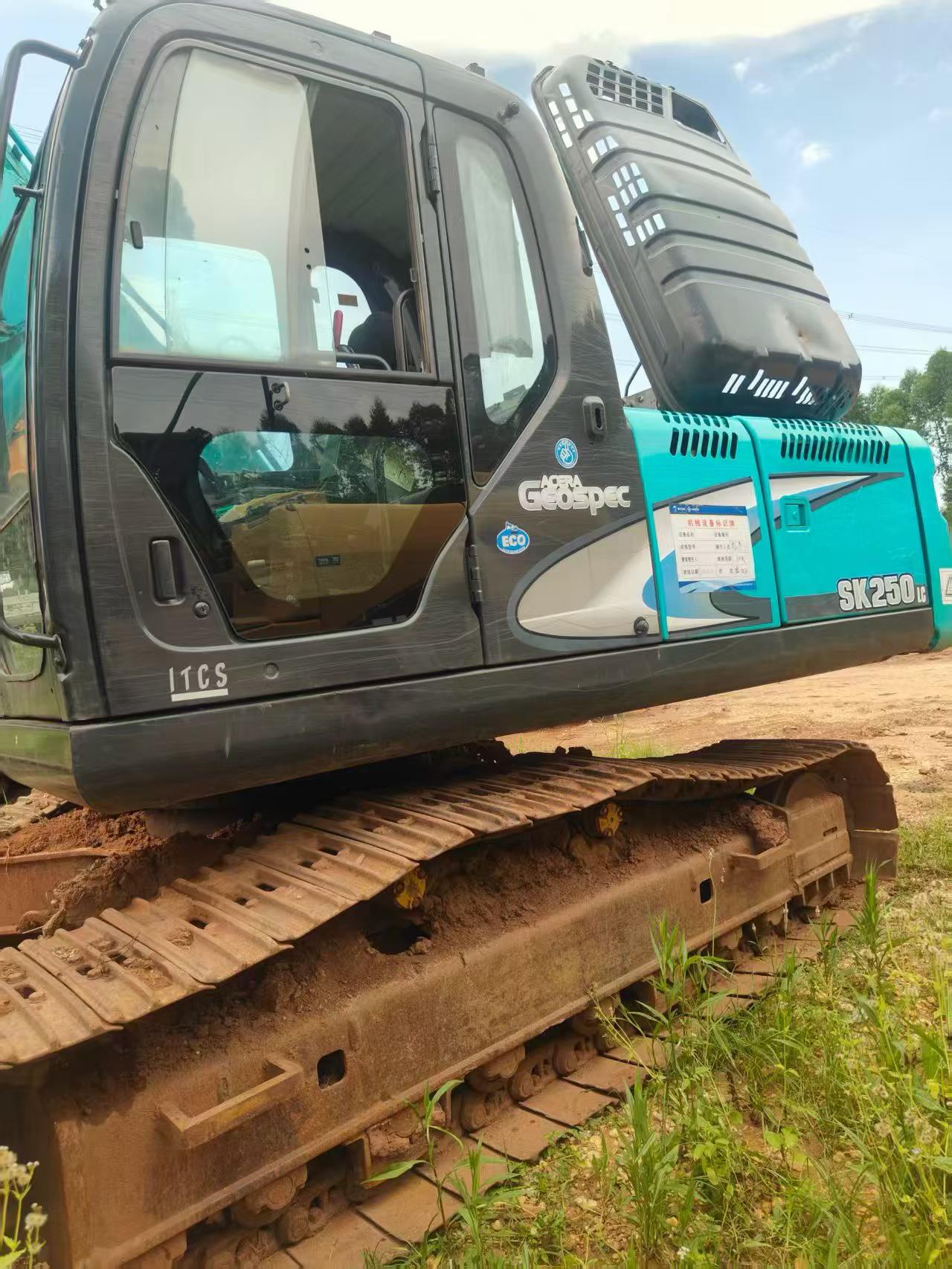 Buy Kobelco SK250-8 Used Excavator / 2