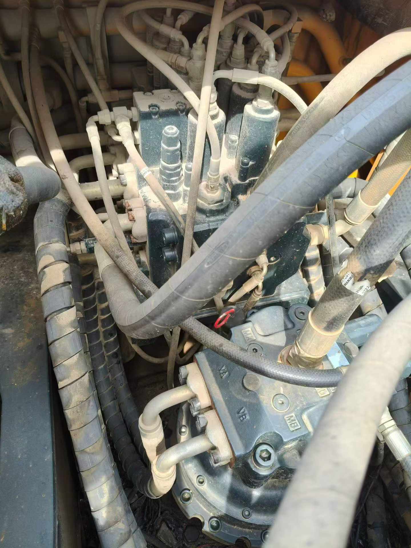 Buy Hyundai R225-7 Used Excavator / 4