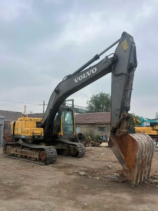 Buy Volvo EC210B Used Excavator / 1