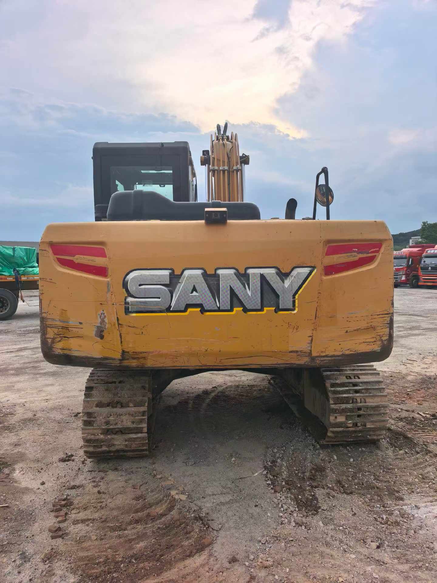 Buy Sany SY125C Used Excavator / 2