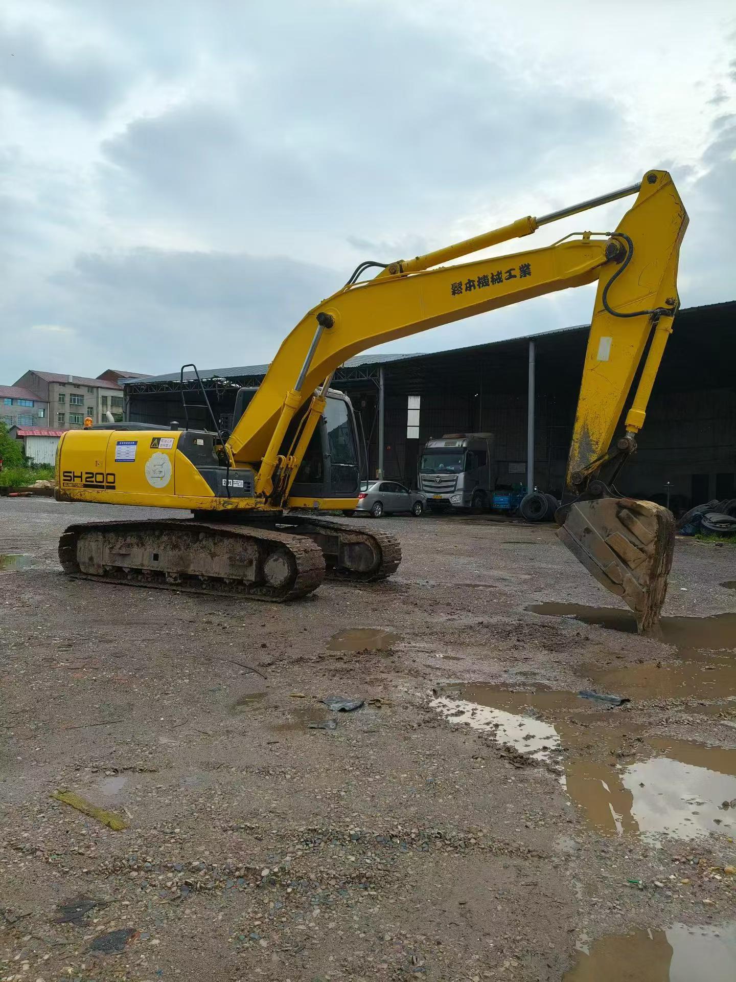 Buy Sumitomo SH200A5 Used Excavator / 3