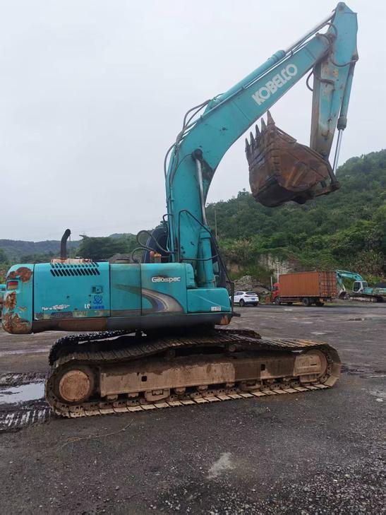 Buy Kobelco SK260LC-8 Used Excavator / 1