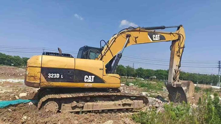 Buy Caterpillar 323 Used Excavator / 1