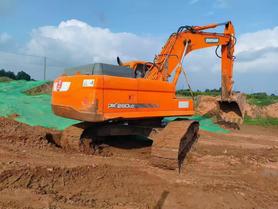 Buy Doosan DX260LC Used Excavator / 3 Buy Doosan DX260LC Used Excavator / 3