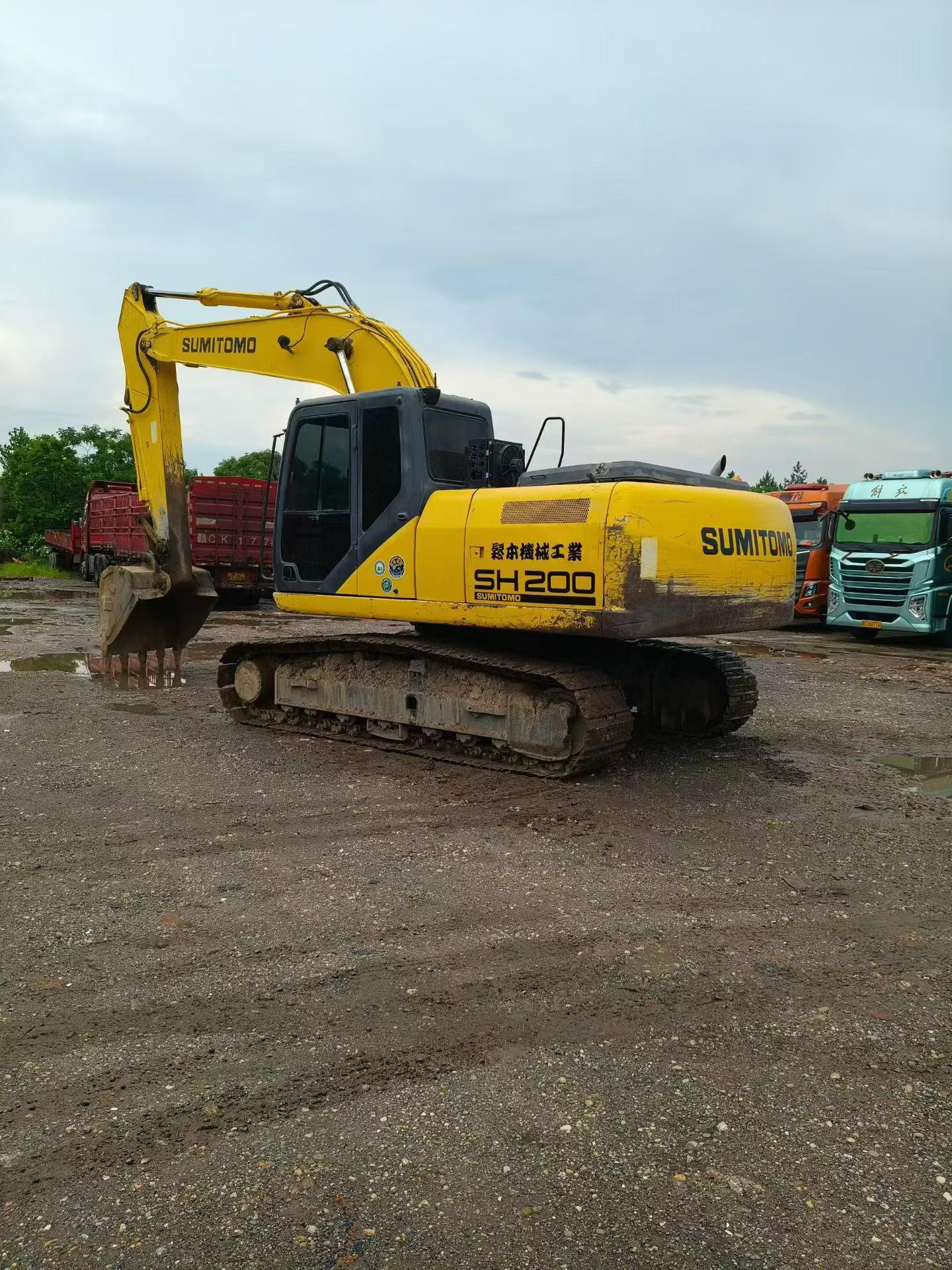 Buy Sumitomo SH200A5 Used Excavator / 2