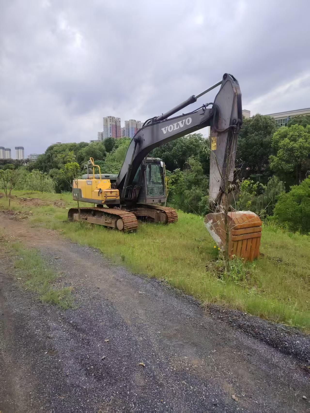 Buy Volvo EC200 Used Excavator / 7