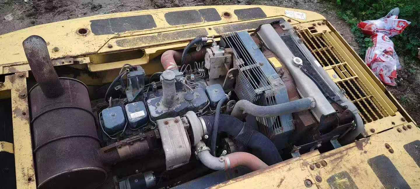 Buy Komatsu PC200-7 Used Excavator / 5