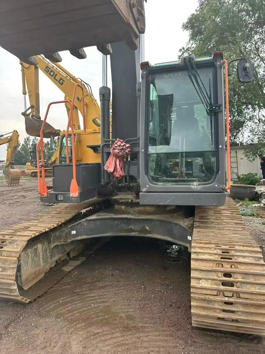 Buy Volvo EC210B Used Excavator / 1