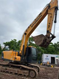 Buy Hyundai R215-7 Used Excavator / 2 Buy Hyundai R215-7 Used Excavator / 2