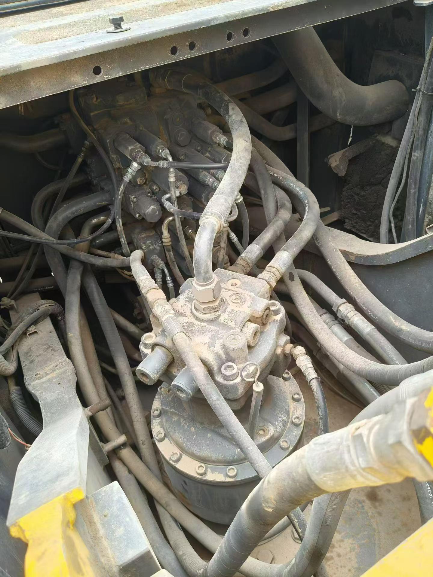 Buy Sumitomo SH200A5 Used Excavator / 4