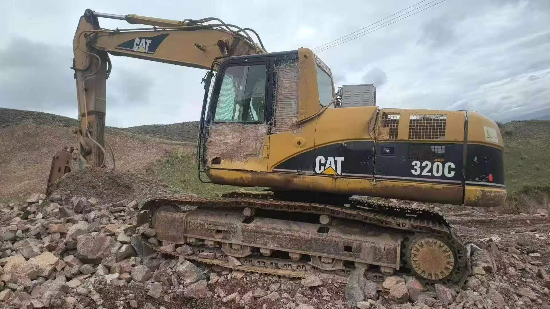 Buy Caterpillar 320C Used Excavator / 3
