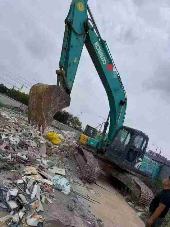Buy Kobelco SK260 Used Excavator / 1