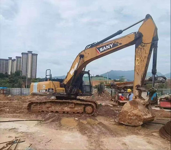 Buy Sany SY245H Used Excavator / 1