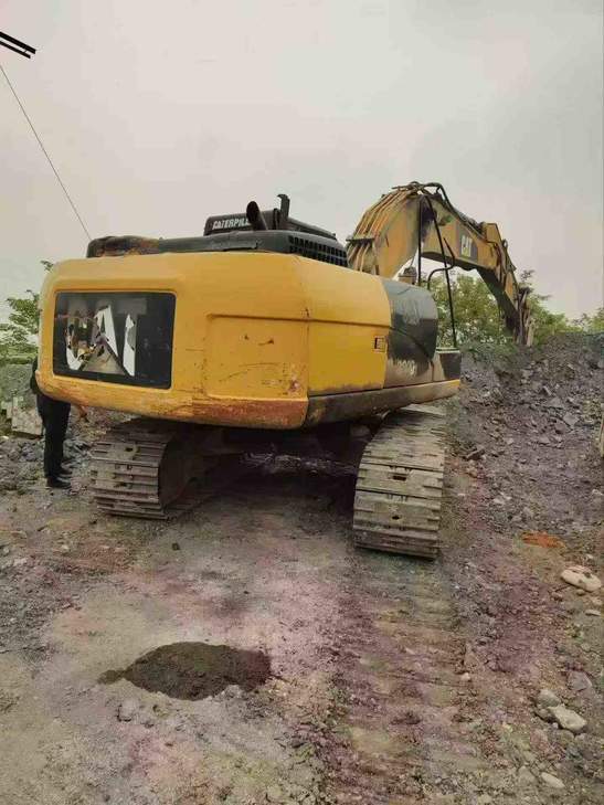 Buy Caterpillar 320D Used Excavator / 1