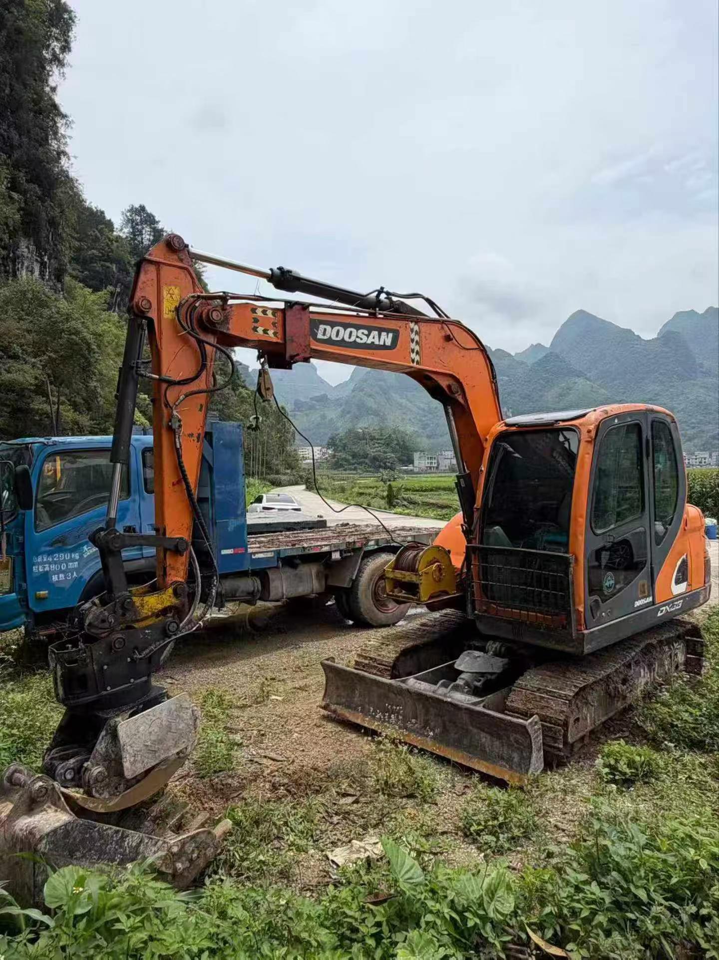 Buy Doosan DX75 Used Excavator / 3