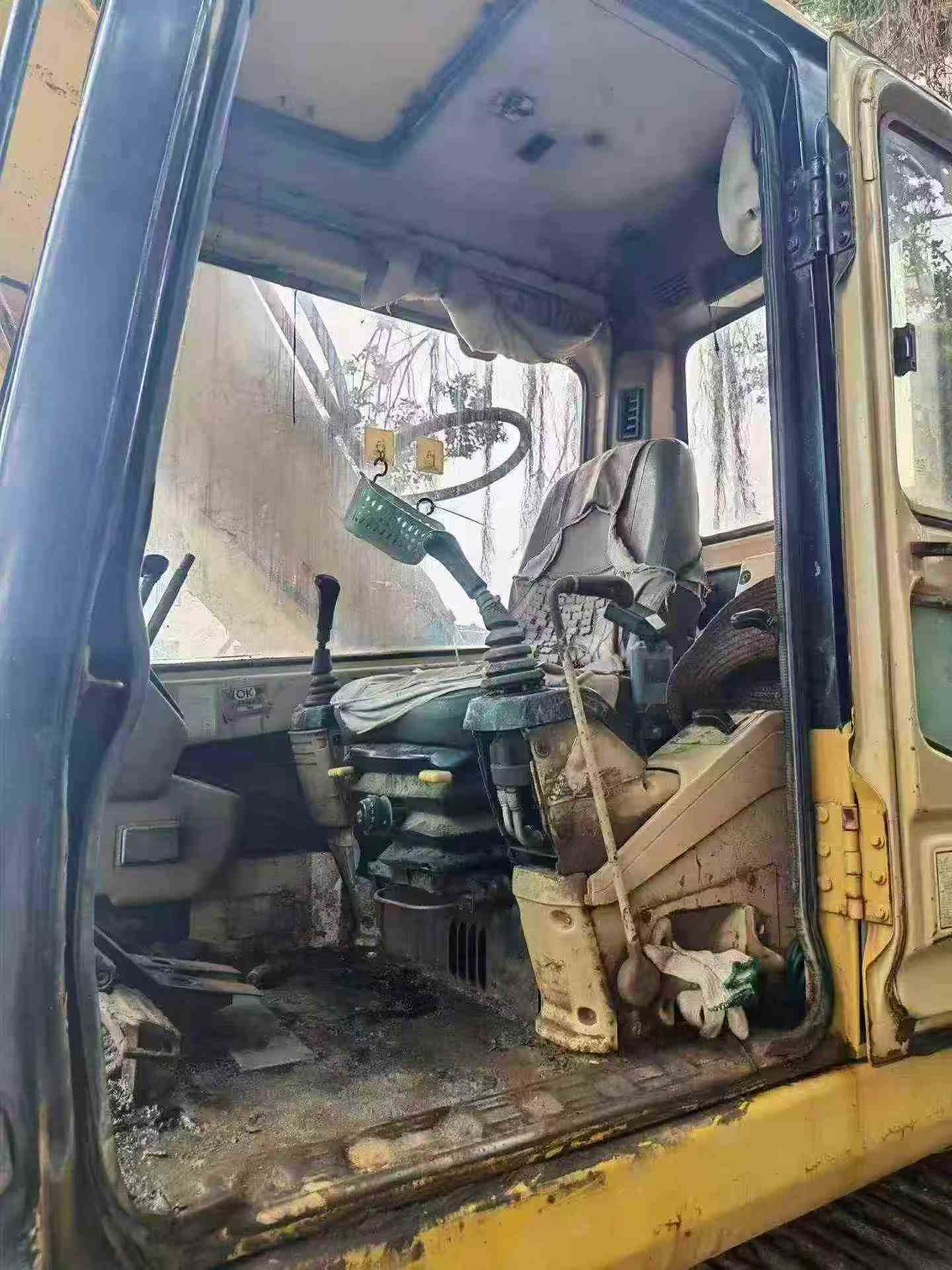 Buy Caterpillar 320V2 Used Excavator / 6