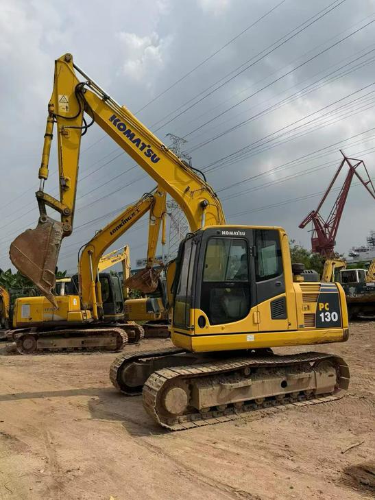Buy Komatsu PC130-8 Used Excavator / 1