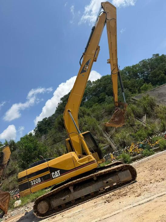 Buy Caterpillar 320BL Used Excavator / 1