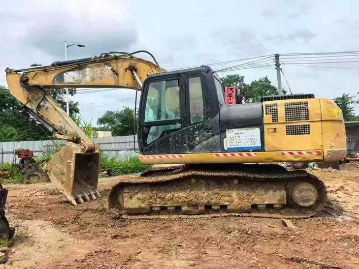 Buy Caterpillar 320D Used Excavator / 1