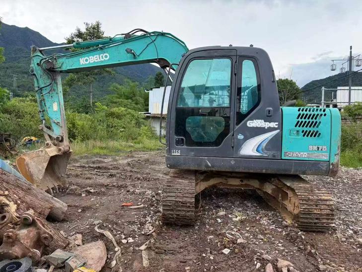 Buy Kobelco SK75 Used Excavator / 1