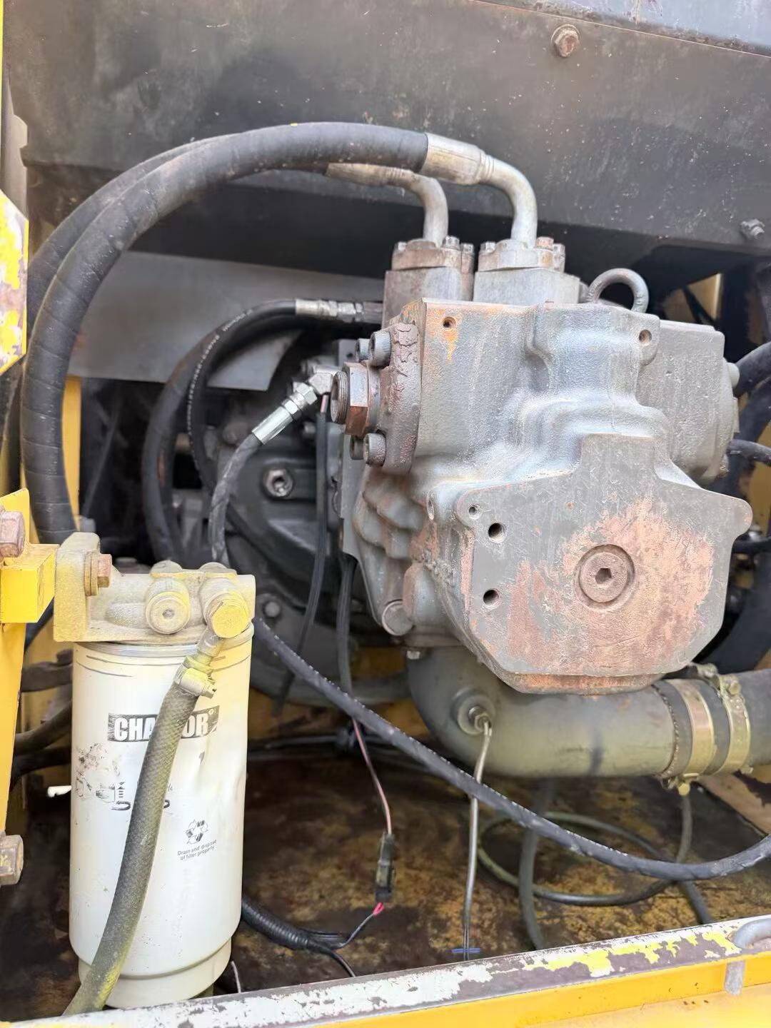 Buy Komatsu PC200-7 Used Excavator / 6