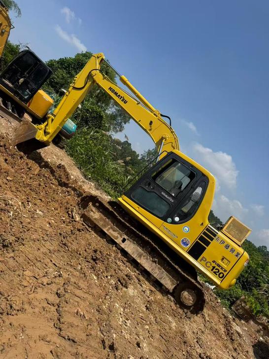 Buy Komatsu PC120-6 Used Excavator / 1