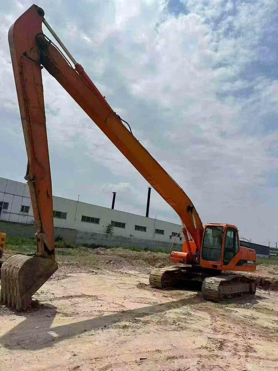 Buy Doosan DH225-7 Used Excavator / 1