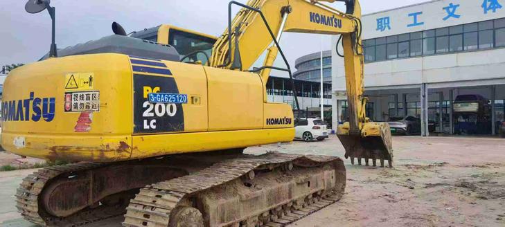 Buy Komatsu PC200LC Used Excavator / 1