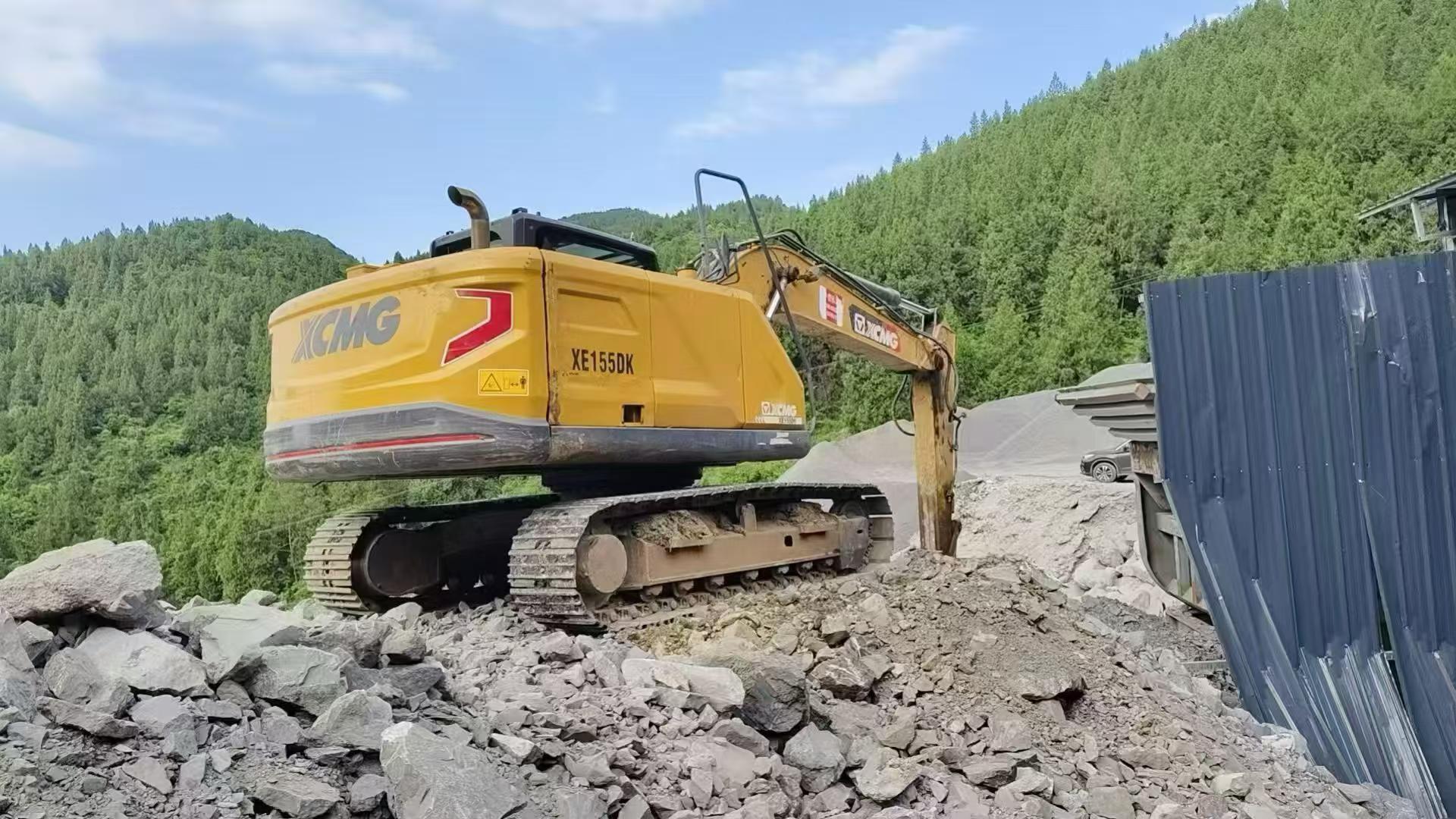 Buy XCMG XE135B Used Excavator / 2