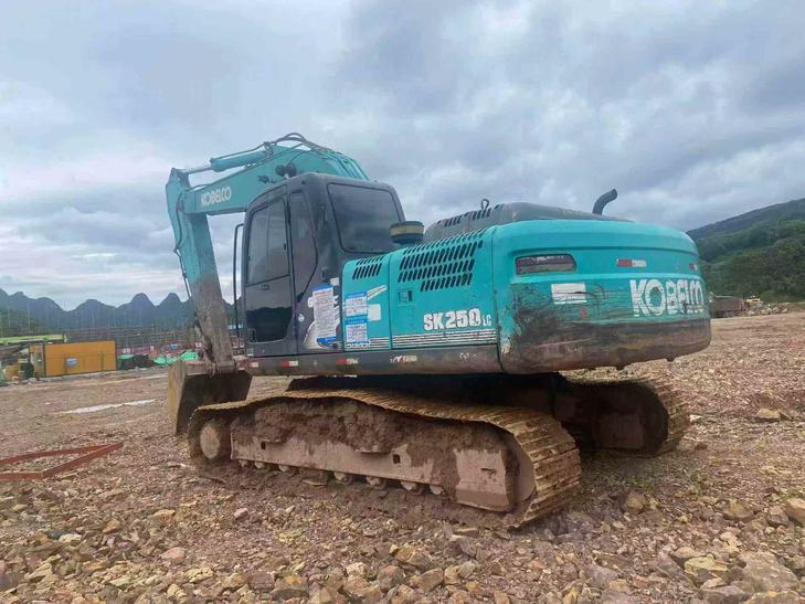 Buy Kobelco SK210 Used Excavator / 1