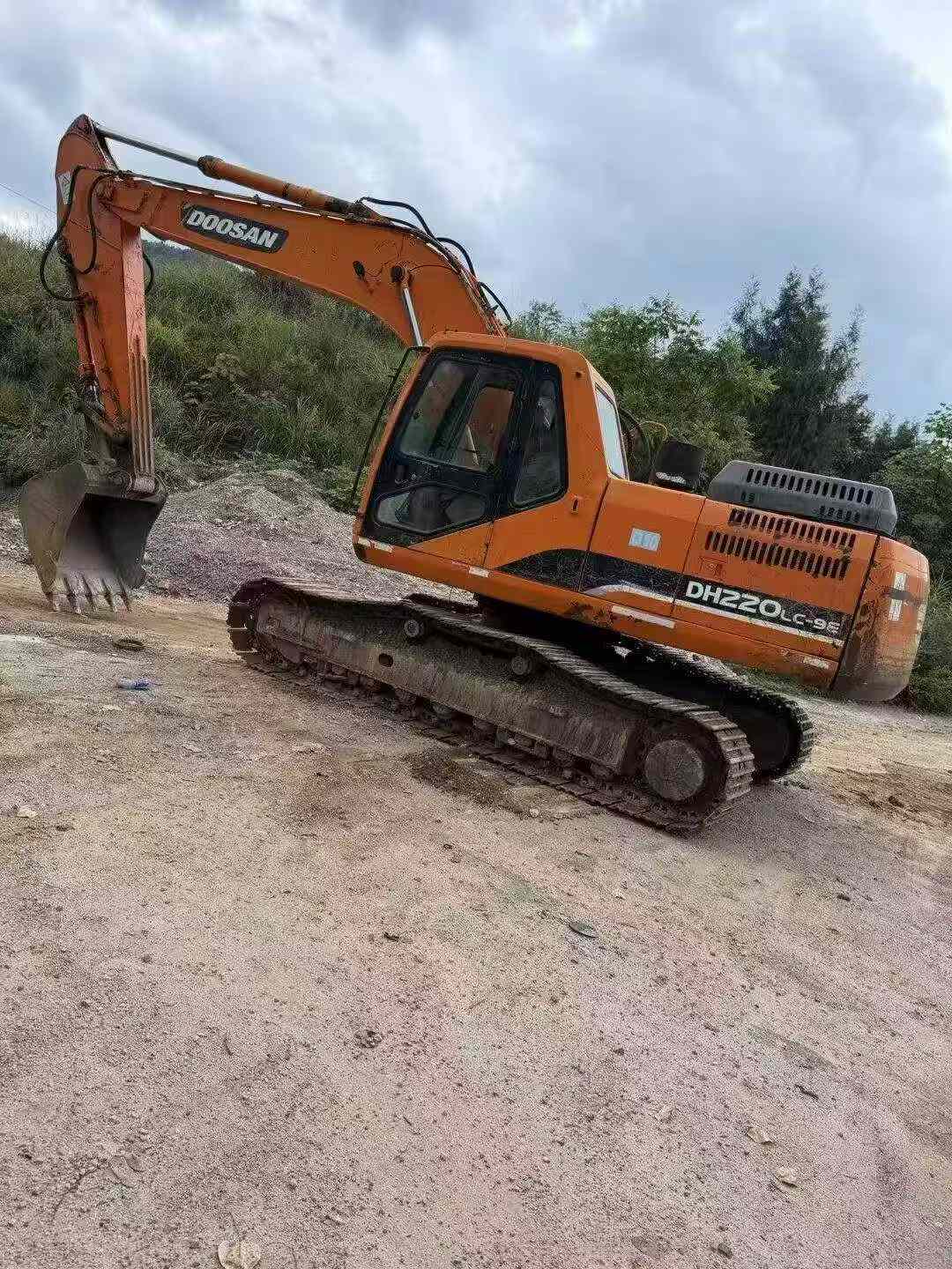 Buy Doosan DH220-9E Used Excavator / 5