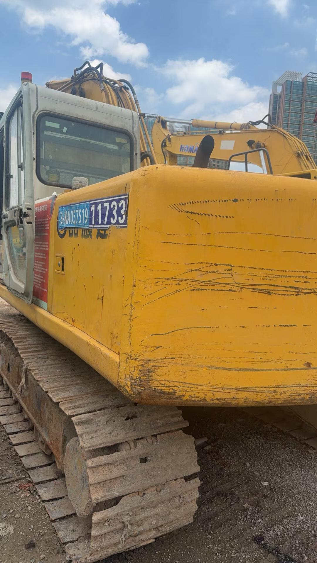 Buy Kato 820-3SP Used Excavator / 2