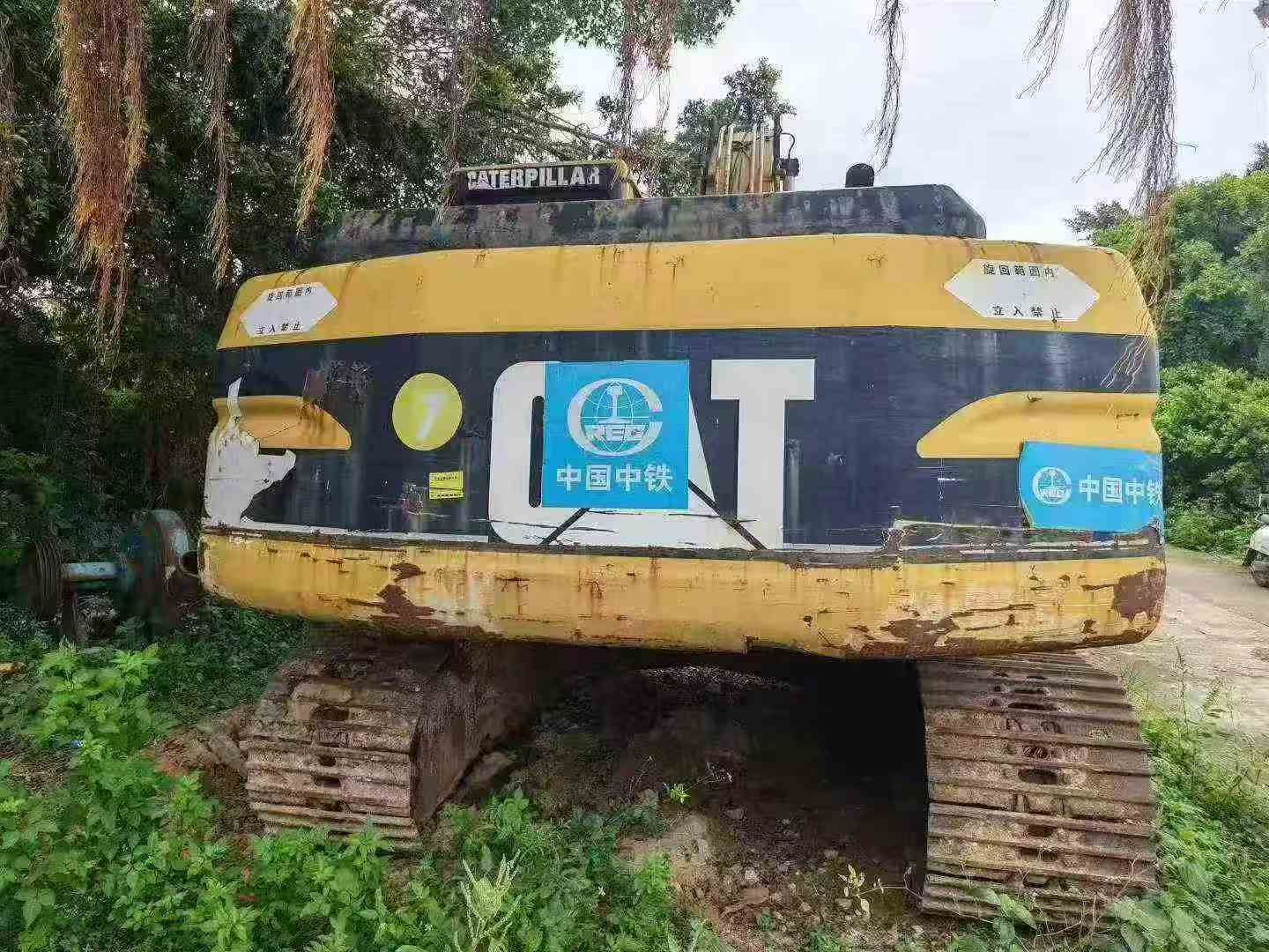 Buy Caterpillar 320V2 Used Excavator / 2