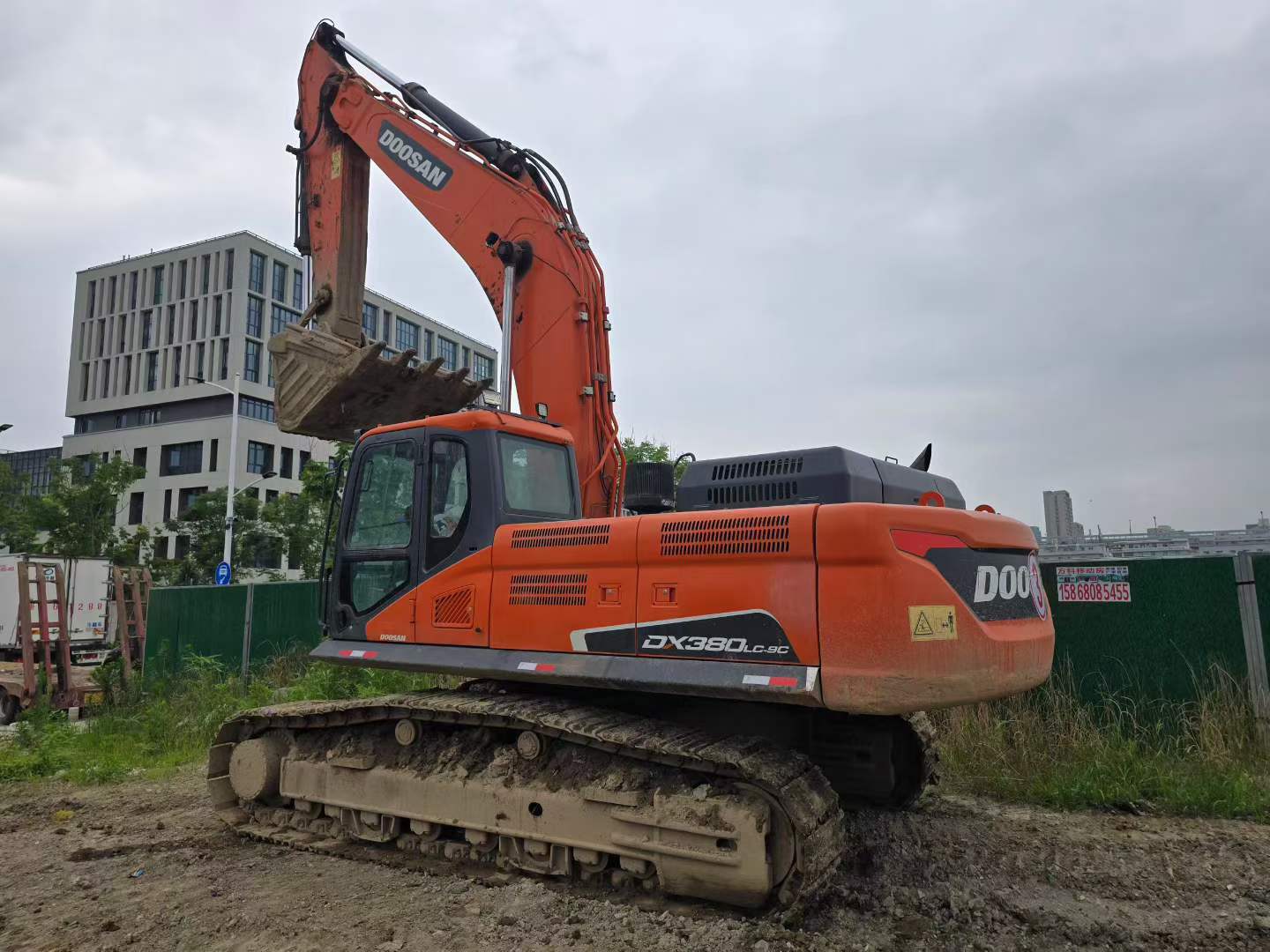 Buy Doosan DX380LC-5 Used Excavator / 4
