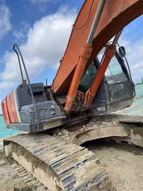 Buy Hitachi EX200-1 Used Excavator / 4 Buy Hitachi EX200-1 Used Excavator / 4