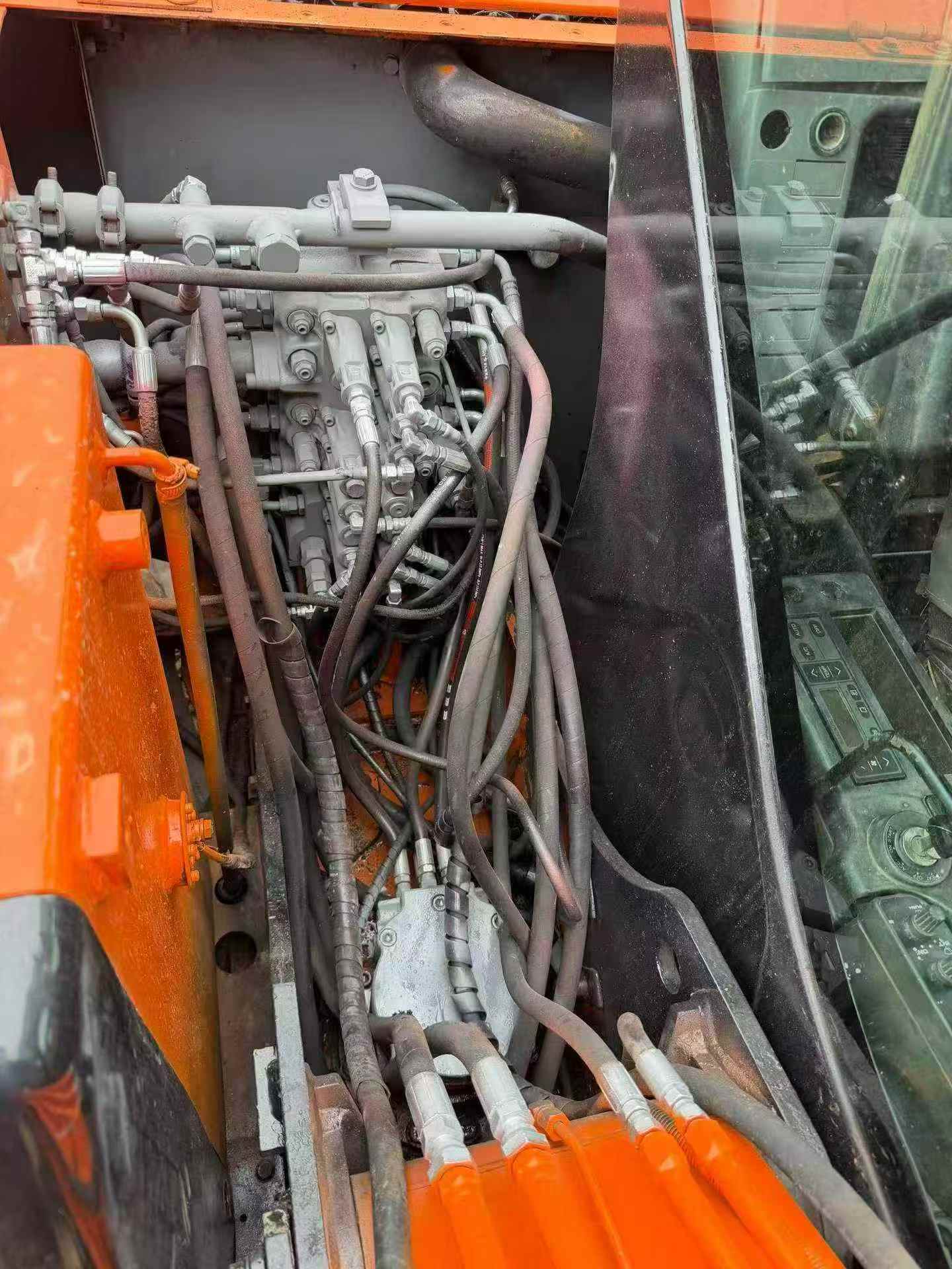 Buy Hitachi ZX60 Used Excavator / 4