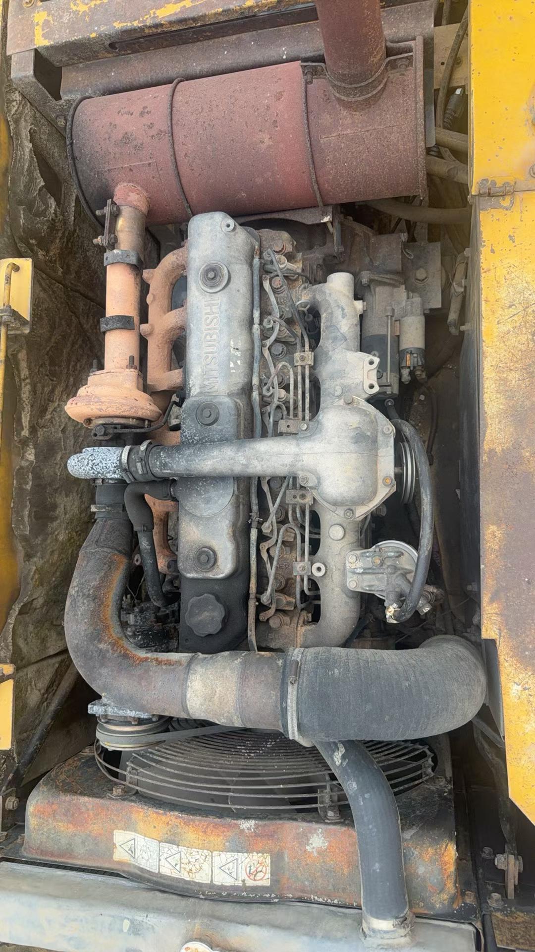 Buy Kato 820-3SP Used Excavator / 6