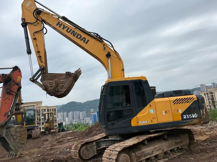 Buy Hyundai R215-7 Used Excavator / 1