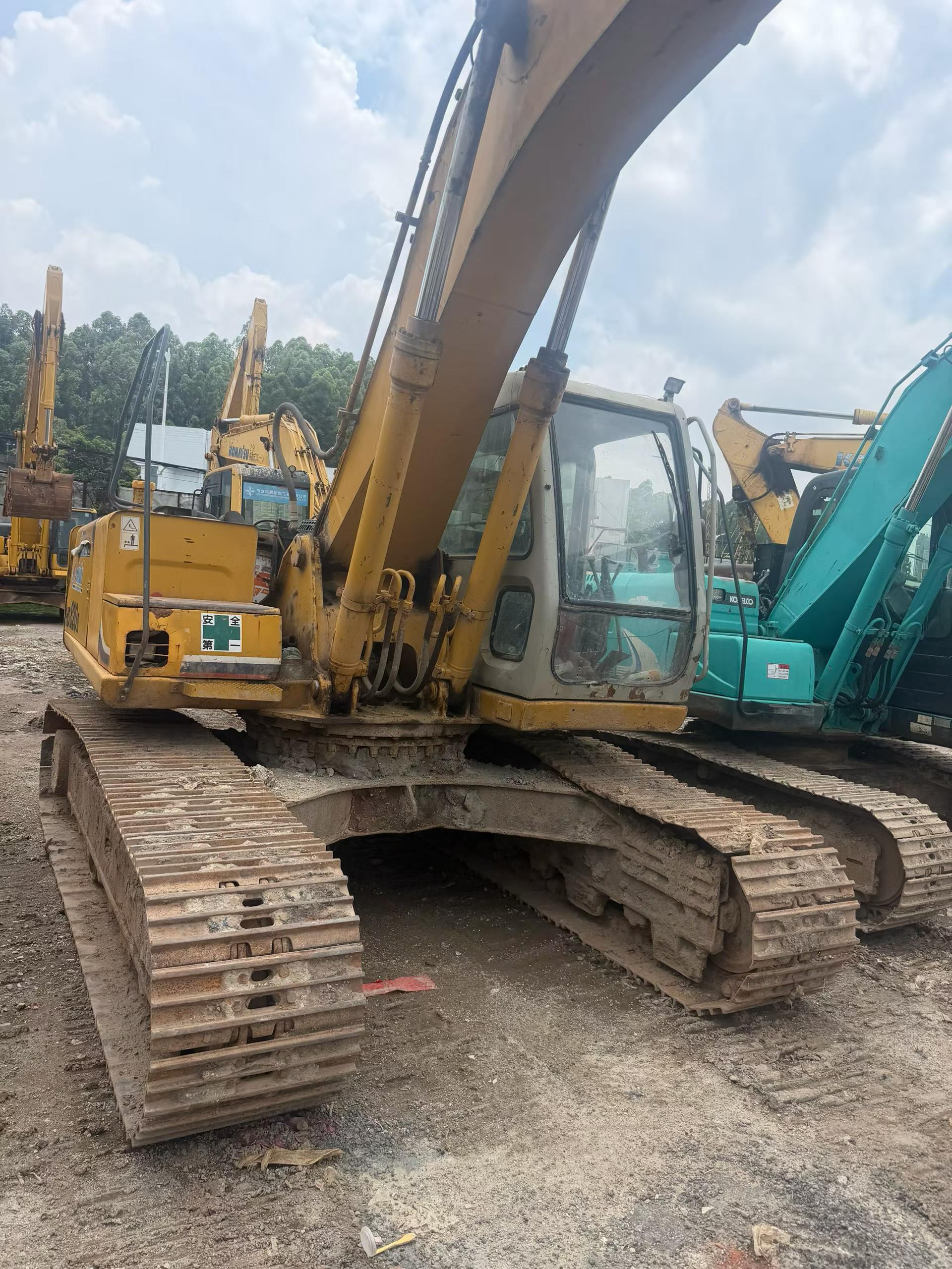 Buy Kato 820-3SP Used Excavator / 7
