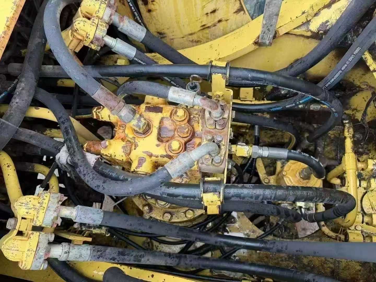 Buy Komatsu PC200-6 Used Excavator / 6