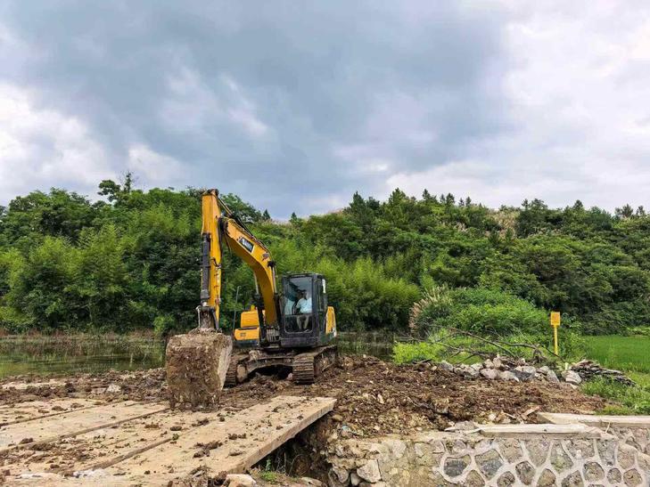 Buy Sany SY135 Used Excavator / 1