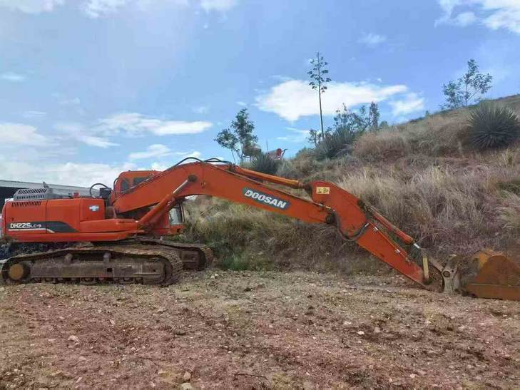 Buy Doosan DH225-9 Used Excavator / 1