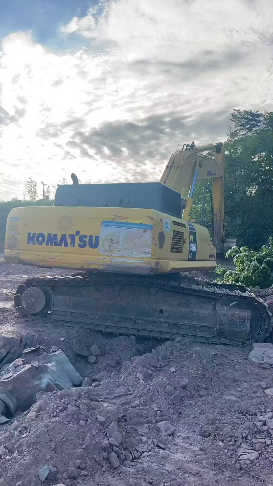 Buy Komatsu PC460LC-8 Used Excavator / 3