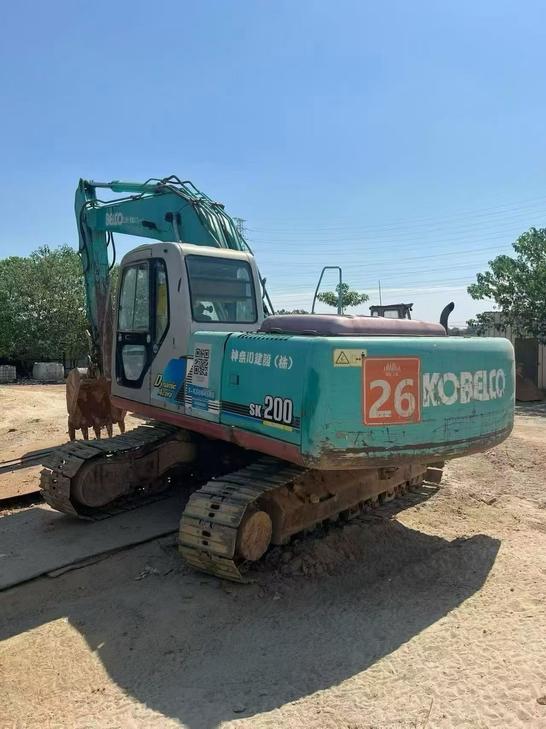 Buy Kobelco SK200-6E Used Excavator / 1