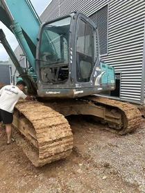 Buy Kobelco SK200-11 Used Excavator / 3 Buy Kobelco SK200-11 Used Excavator / 3