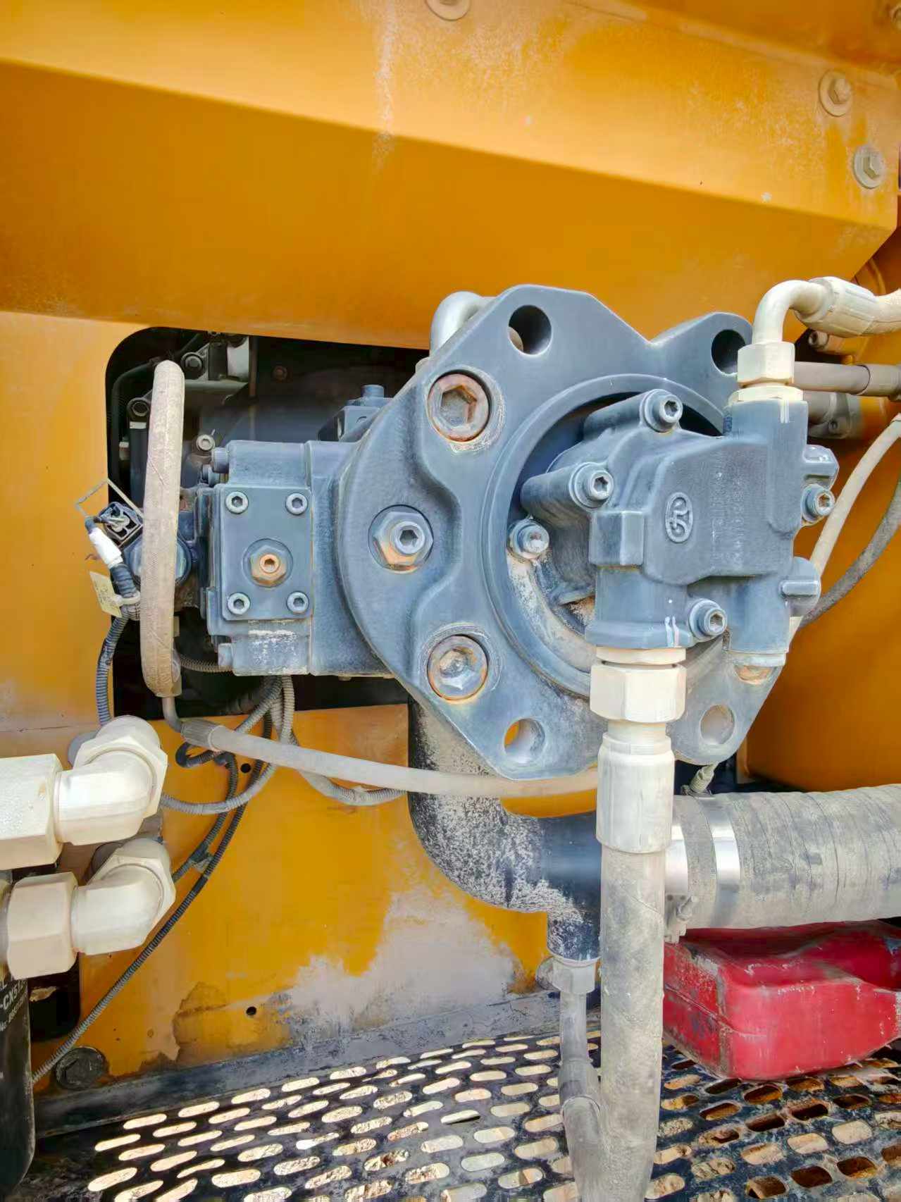 Buy Sany SY200C Used Excavator / 4