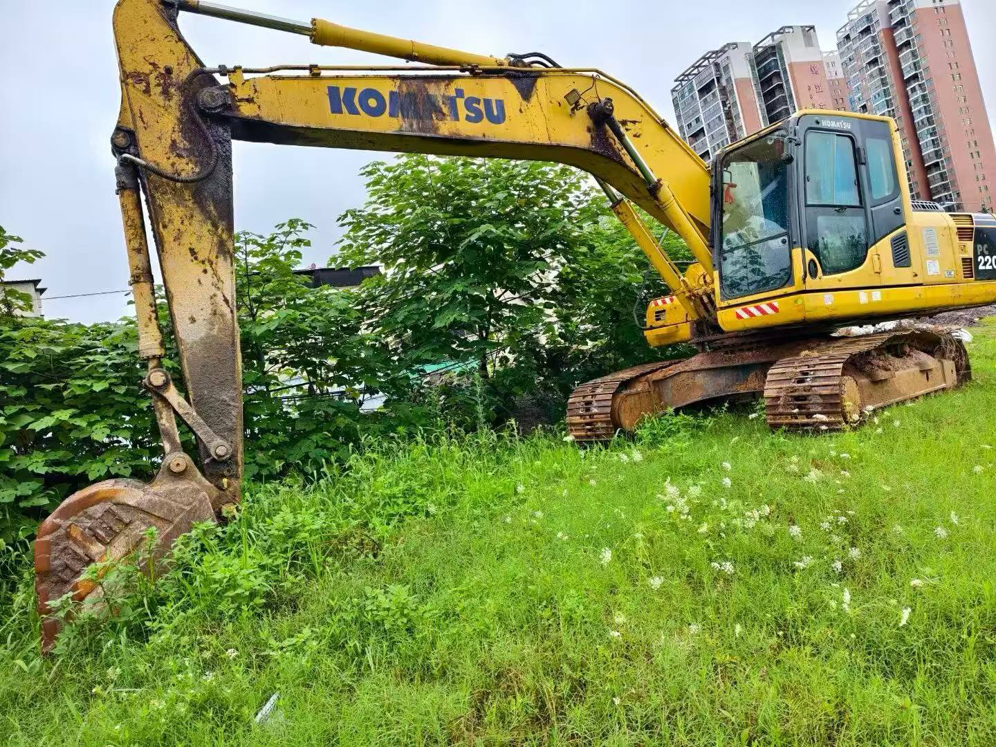 Buy Komatsu PC200 Used Excavator / 2