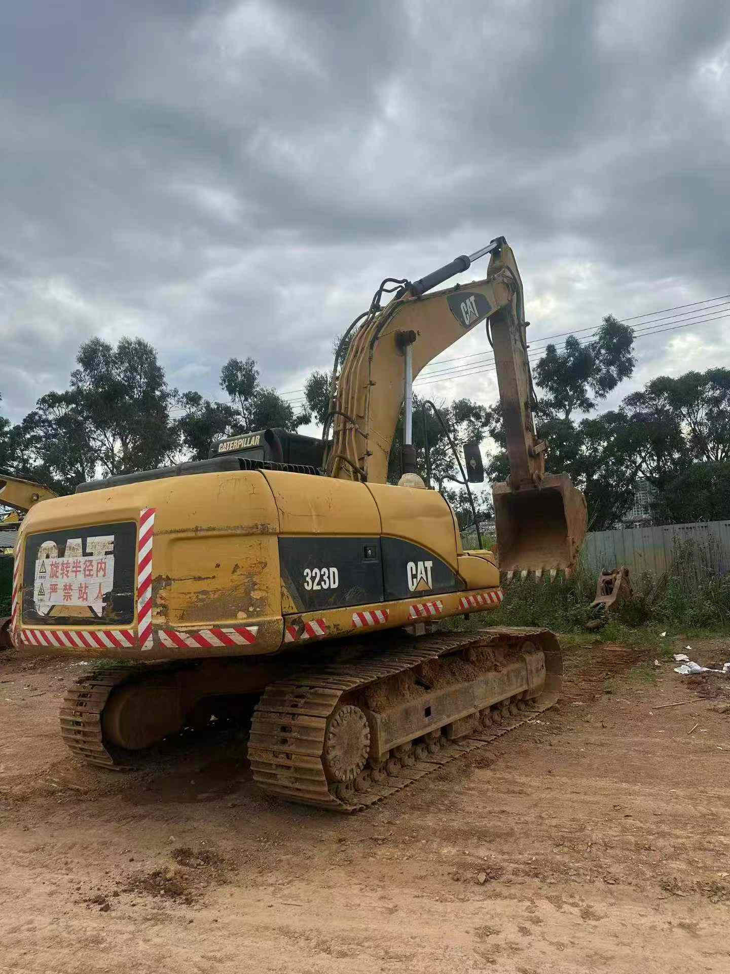 Buy Caterpillar 320D Used Excavator / 2